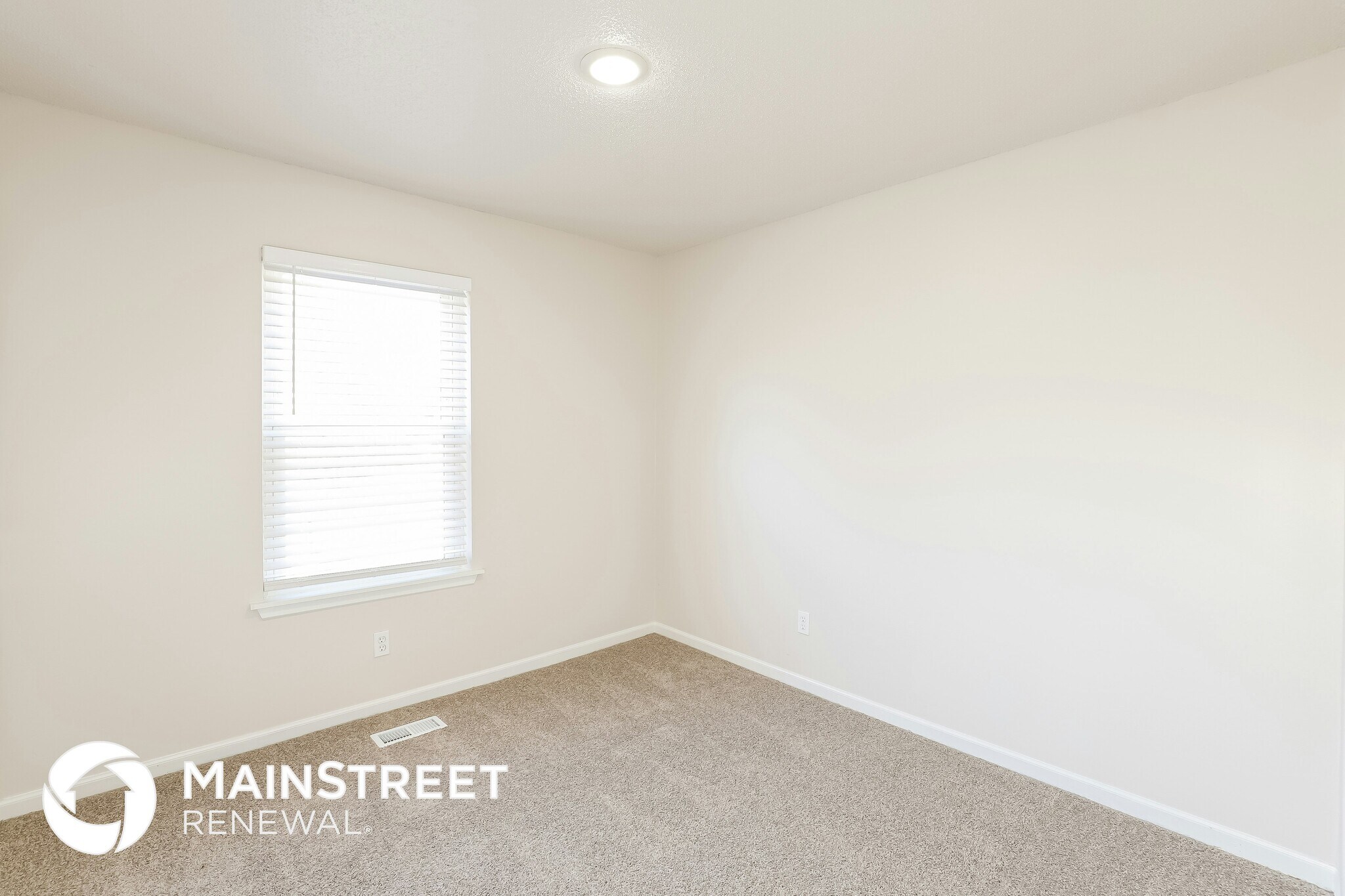 Building Photo - 1401 NE 114 St