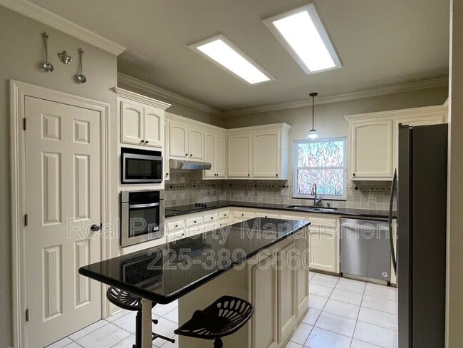 Building Photo - 13263 Quail Meadow Dr