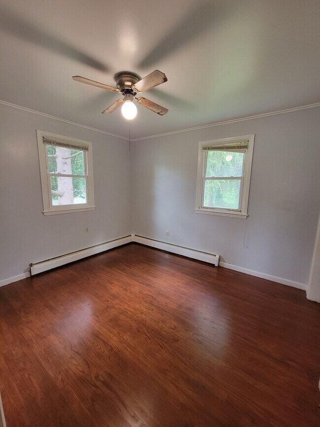 Building Photo - Parsonage