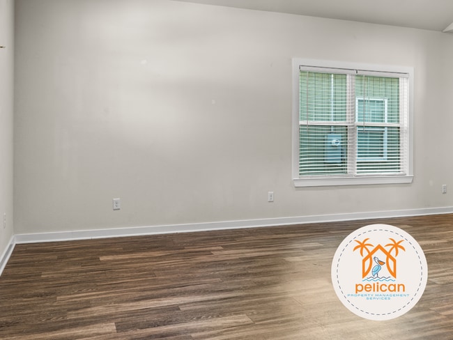 Building Photo - Charming Home in Desirable Pensacola Location