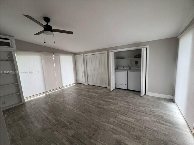 Building Photo - 1254 Cordova Rd