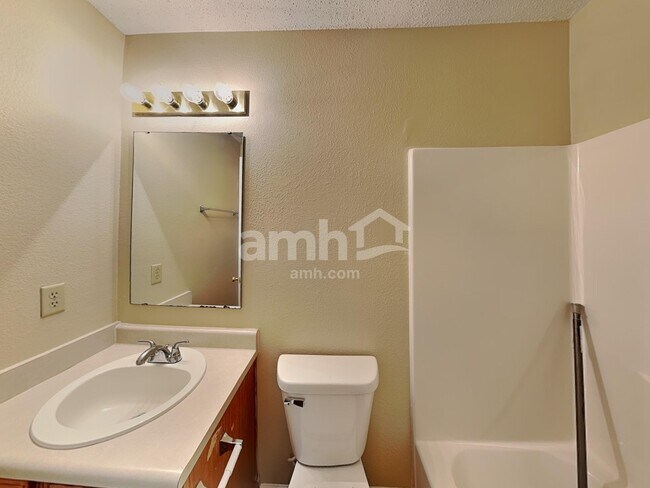 Building Photo - 5969 Claymont Blvd