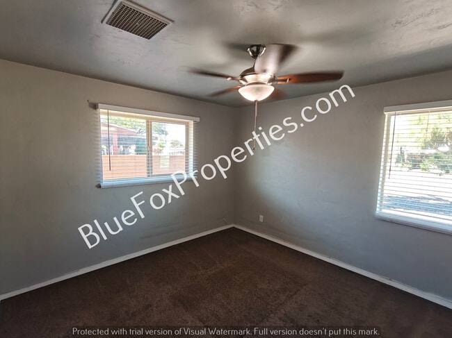 Building Photo - 5952 E 25th St