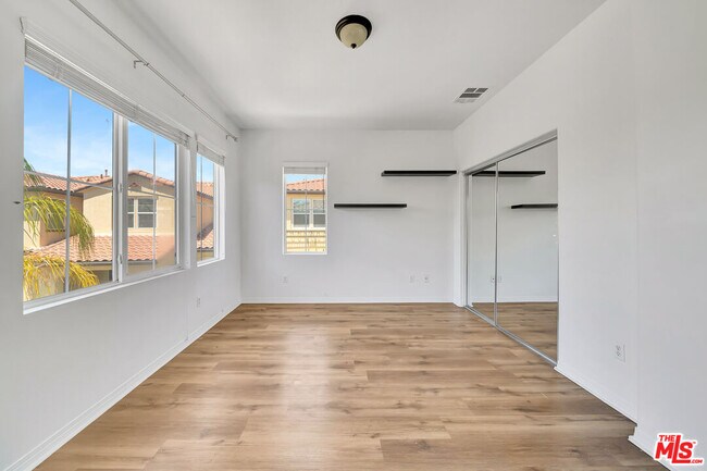 Building Photo - 23904 Calle Del Sol Dr