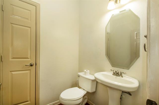 Building Photo - 903 Fieldstone Dr