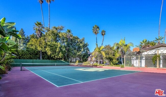 Building Photo - 829 Whittier Dr