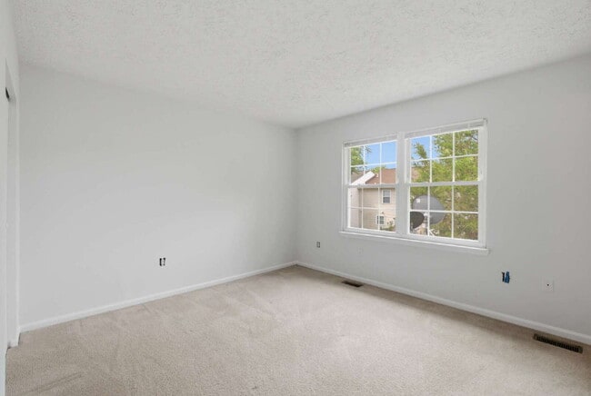 Building Photo - Beautifully Refreshed 3BR Townhome with Private Fenced Backyard in Brandy Station