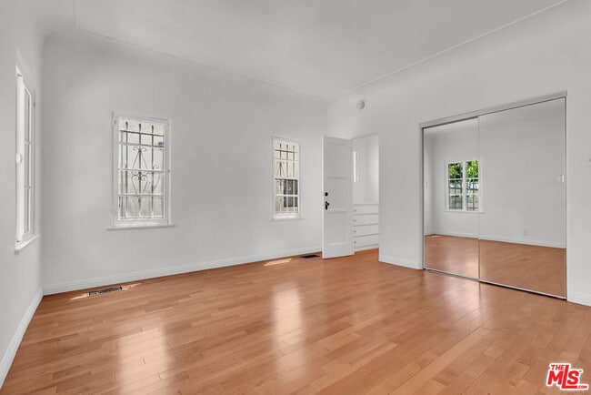 Building Photo - 118 N Harper Ave