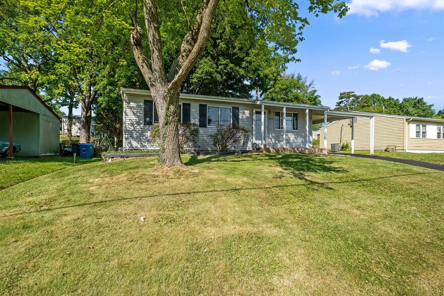 Building Photo - 12720 Missouri Bottom Rd