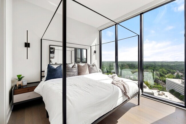 Building Photo - 1400 W Peachtree St NE