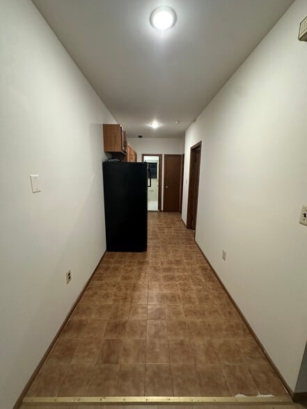 Building Photo - 1747 E 2nd St