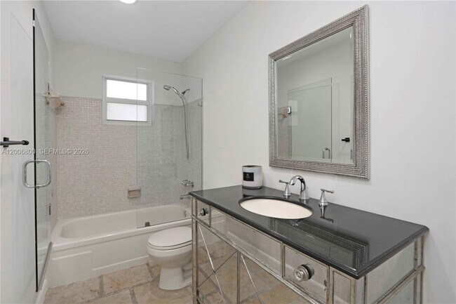 Building Photo - 9394 SW 77th Ave