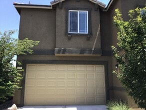 Building Photo - <b>East Sparks 4 Bedroom 2 Story Home<br><br>