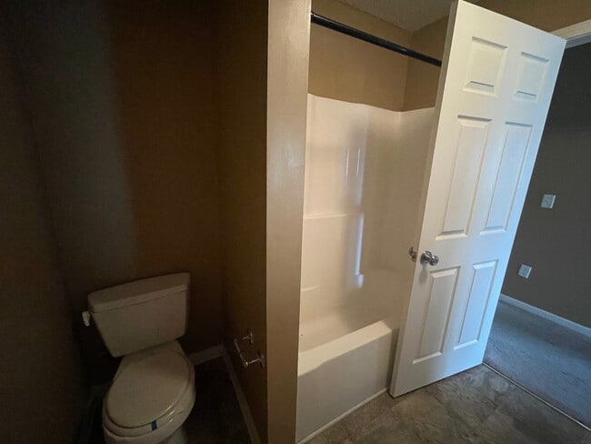 Building Photo - 2608 Deerfield Blvd