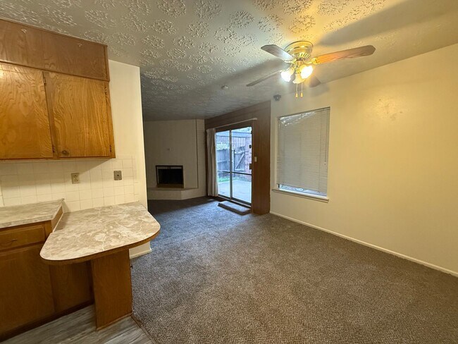 Building Photo - 2723-2723 Fair Palms Pl