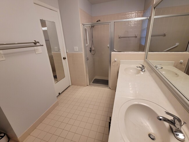 Building Photo - 7189 Catalina Way