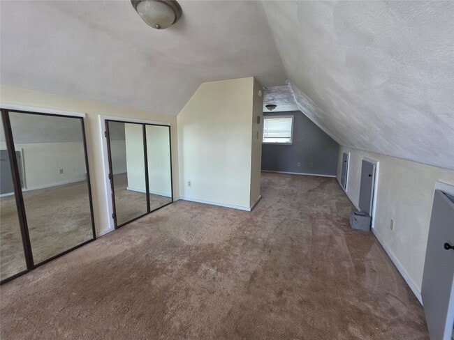 Building Photo - 318 Odell Ave