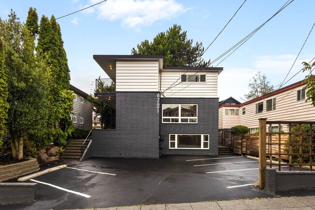 Primary Photo - 6721 24th Ave NW