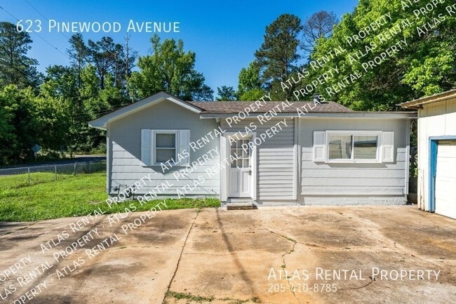 Building Photo - 623 Pinewood Ave