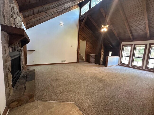 Building Photo - 330 Homestead Cir NW