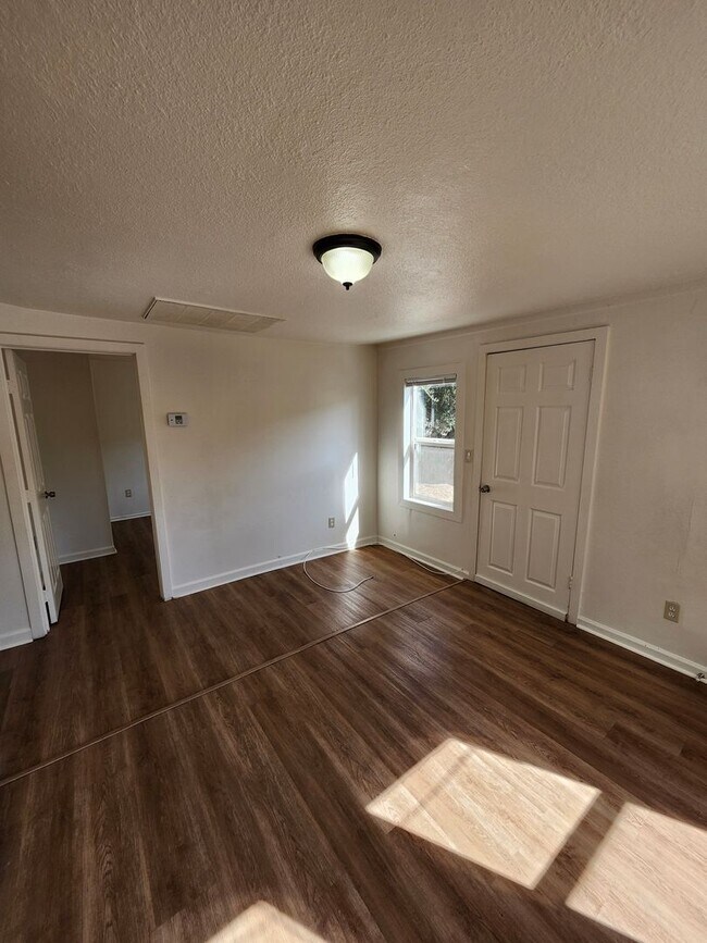 Building Photo - 1977 N F St