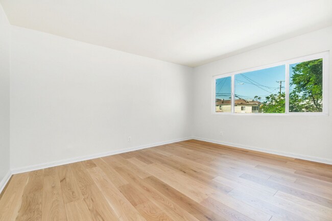 Building Photo - 40 18th Ave
