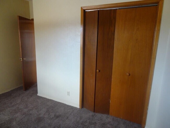 Building Photo - 9752 Blue Wing Dr