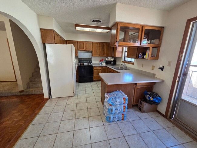 Building Photo - Large 4 Bdrm/3 Bath Home Close to Holloman AFB