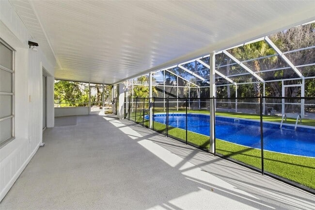 Building Photo - 5223 Shadow Lawn Dr