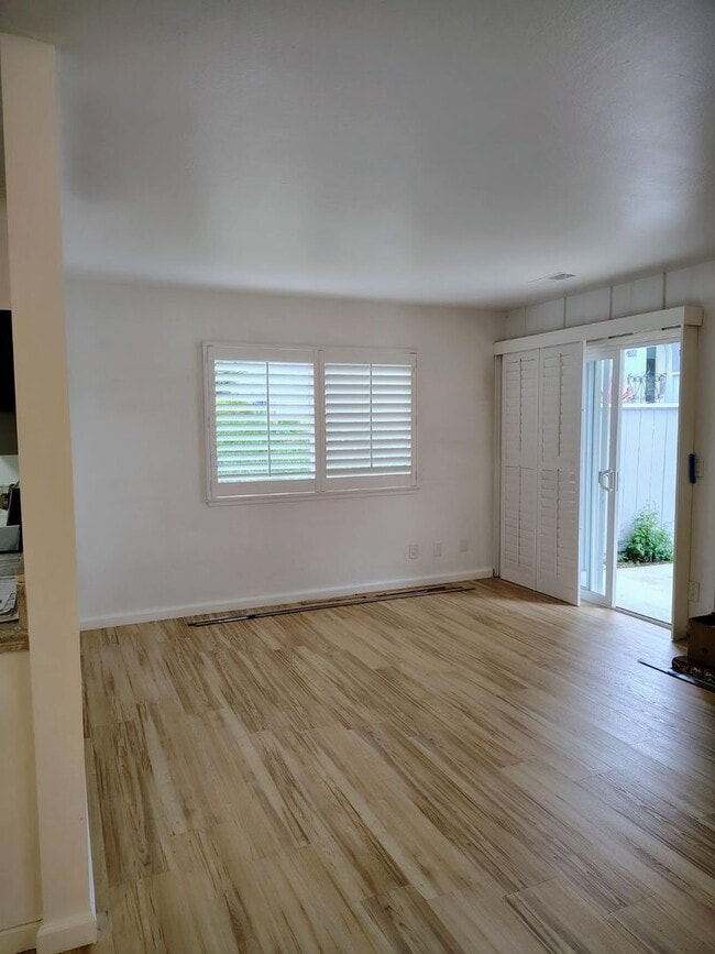 Building Photo - 1492 Dolphin Dr