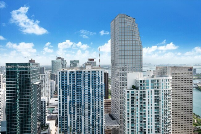 Building Photo - 465 Brickell Ave