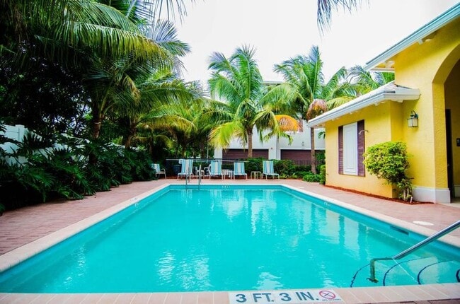 Building Photo - 105 E Coda Cir