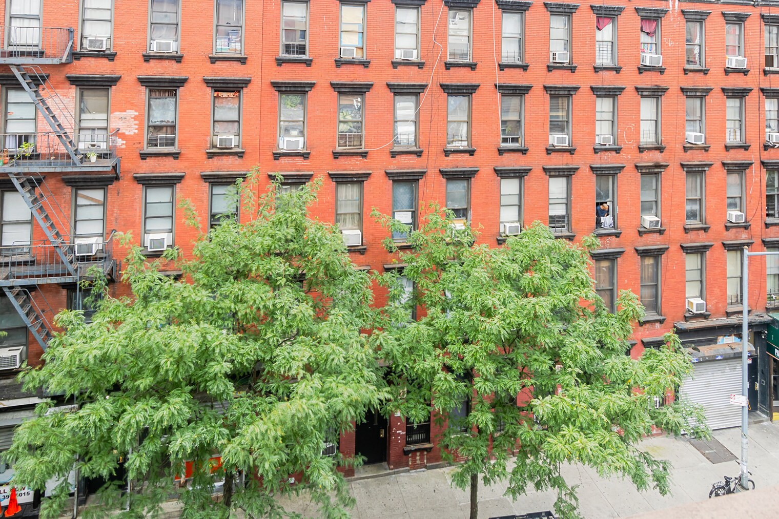 Building Photo - 515 W 47th St