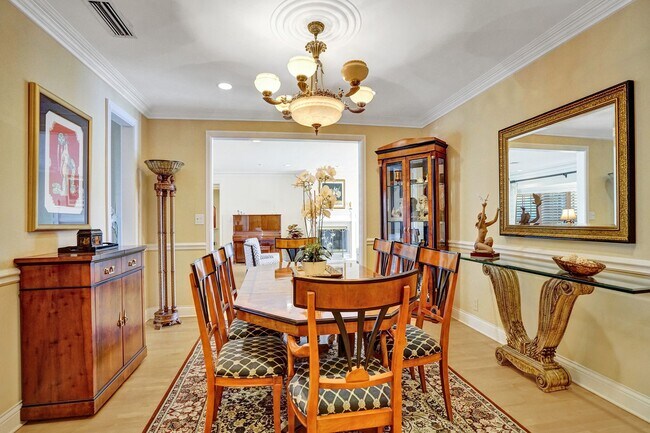 Building Photo - 7 Saranac Rd