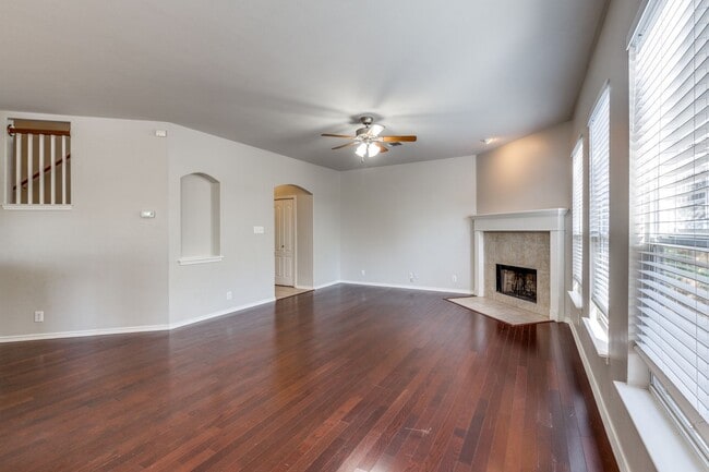 Building Photo - 3-BEDROOM HOME IN GATED COMMUNITY