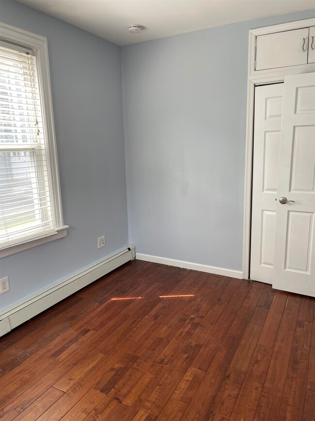 Building Photo - 148 Nesbit St