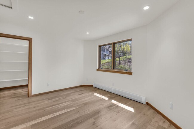 Building Photo - Pinebrook Luxury Remodeled Home