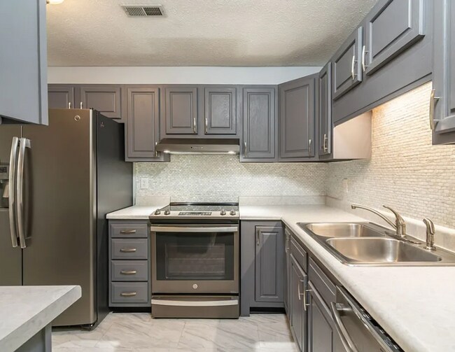 Building Photo - 3 Bedroom Home in North Knoxville | Fenced Yard | 1-Car Garage | Available Now