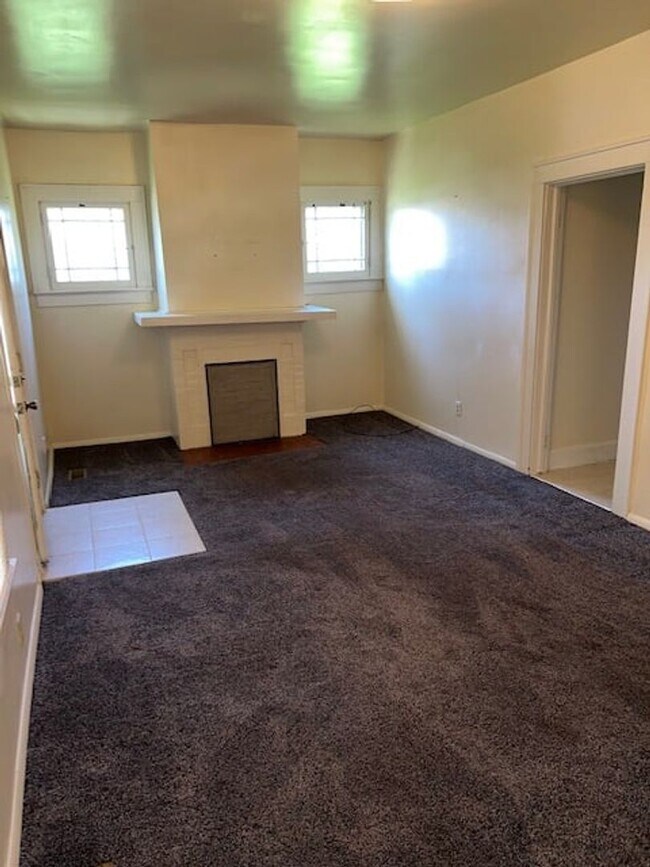 Building Photo - 660 Taylor Ave