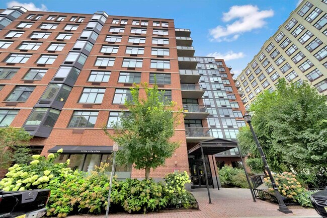 Building Photo - 1400 Hudson St