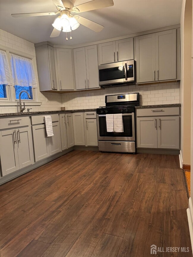 Building Photo - 3 Jerome Pl