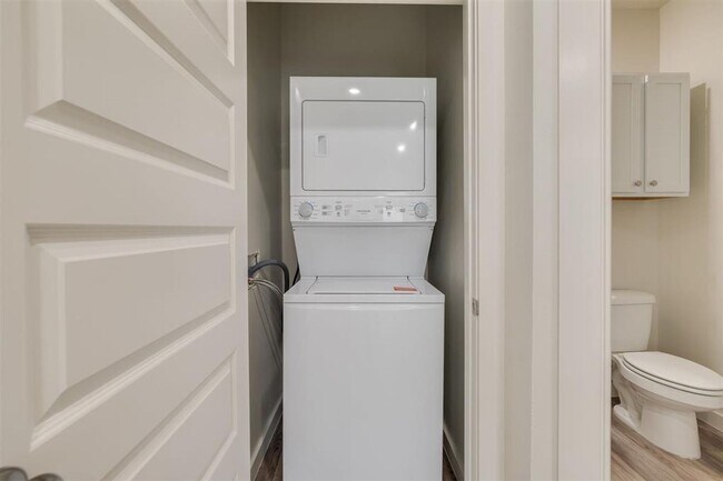 Building Photo - Luxury NEW 3 Bedroom 2.5 Bathroom Townhome...