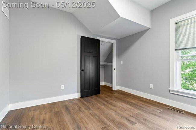 Building Photo - 2706 Wreford St