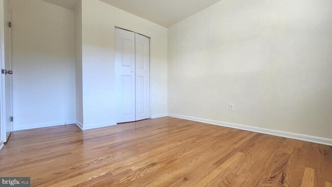Building Photo - 356 Mockingbird Ave