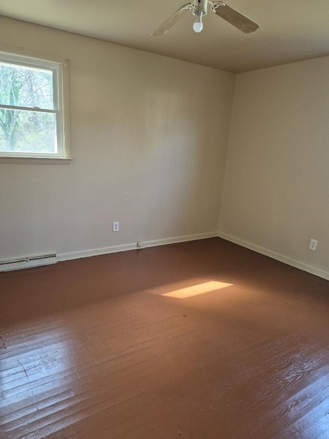 Building Photo - 1760 Halcun Dr