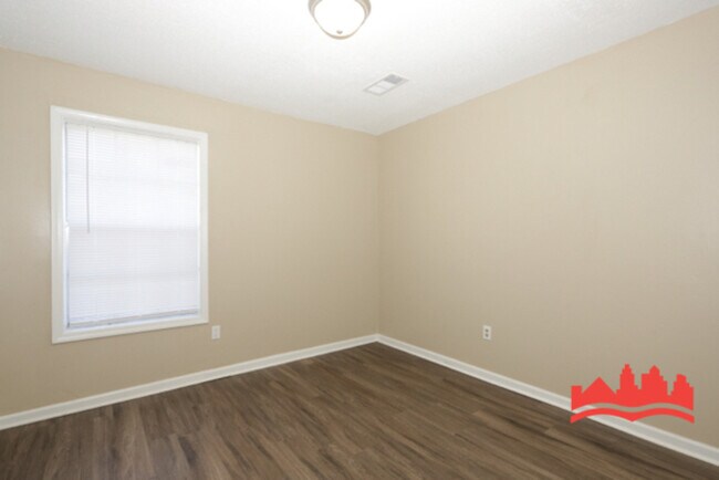 Building Photo - 493 Deerskin Dr