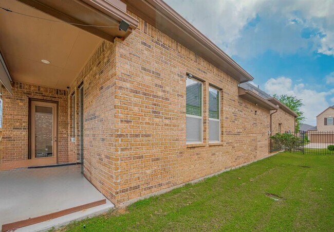 Building Photo - 4942 Thunder Creek Ln
