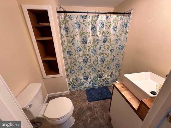 Building Photo - 45 N Green St