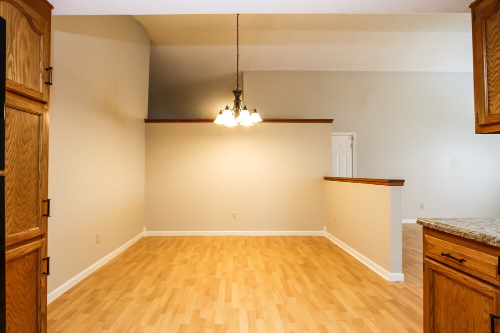Building Photo - 5766 Pine Knoll Blvd