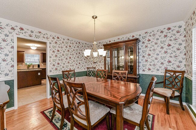 Building Photo - 1411 Deer Spring Ct